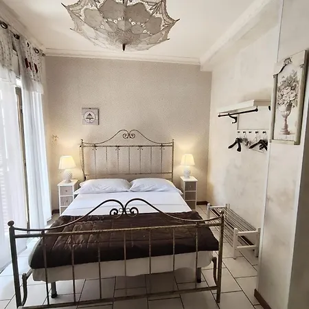 Santa Sofia Bed and Breakfast 3*
